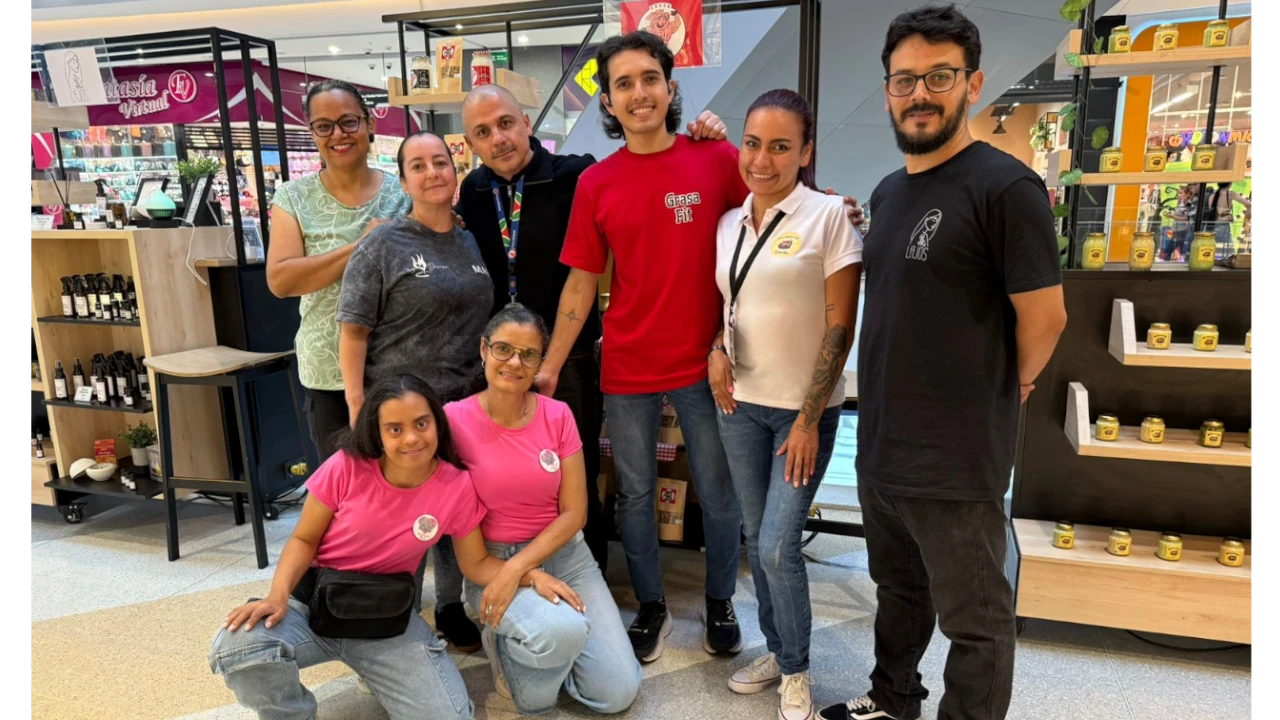 Parque Fabricato cierra 2025 con éxito: más de 100 emprendedores impulsados y la gran feria “Productos hechos con el corazón Bellanita