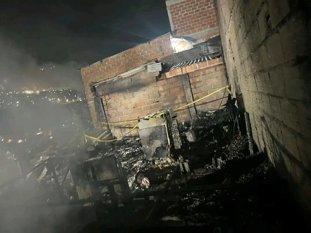 ¡Lamentable! Incendio en el barrio Olaya Herrera dejó una persona muerta y cuatro viviendas destruidas 2 incendio-Olaya-Herrera-2