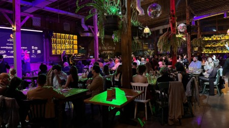 La industria cultural impulsa el desarrollo: Medellín brilló con la cena de nominados de los Premios Macondo 2025