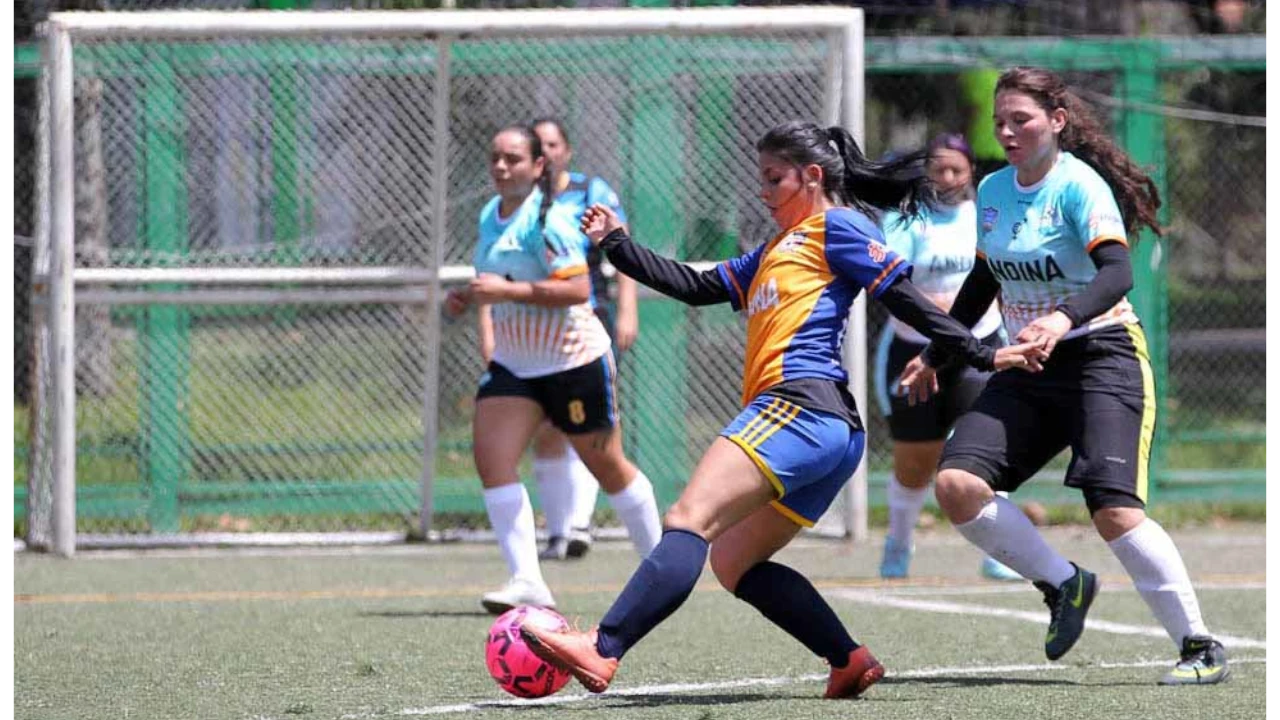 La final de la Super Copa de la No Violencia, que promueve la equidad y entornos libres de violencias, se disputará este domingo 23 de noviembre en la Unidad Deportiva de Belén