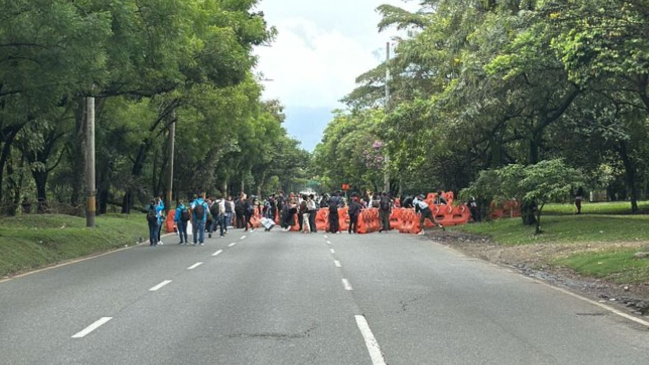 ¡Atención! Cierre total en la Avenida Regional y Calle Barranquilla por manifestación ciudadana