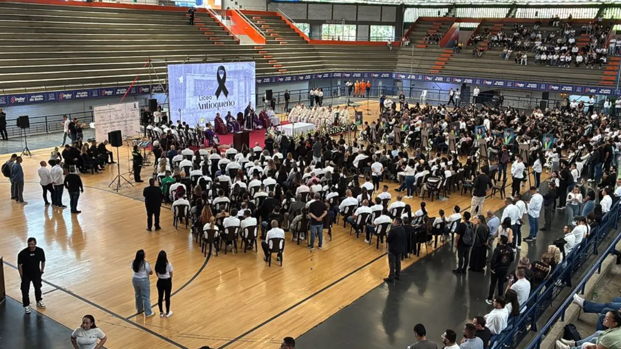 Alcaldía de Bello rindió tributo a los bachilleres del Liceo Antioqueño fallecidos en accidente vial