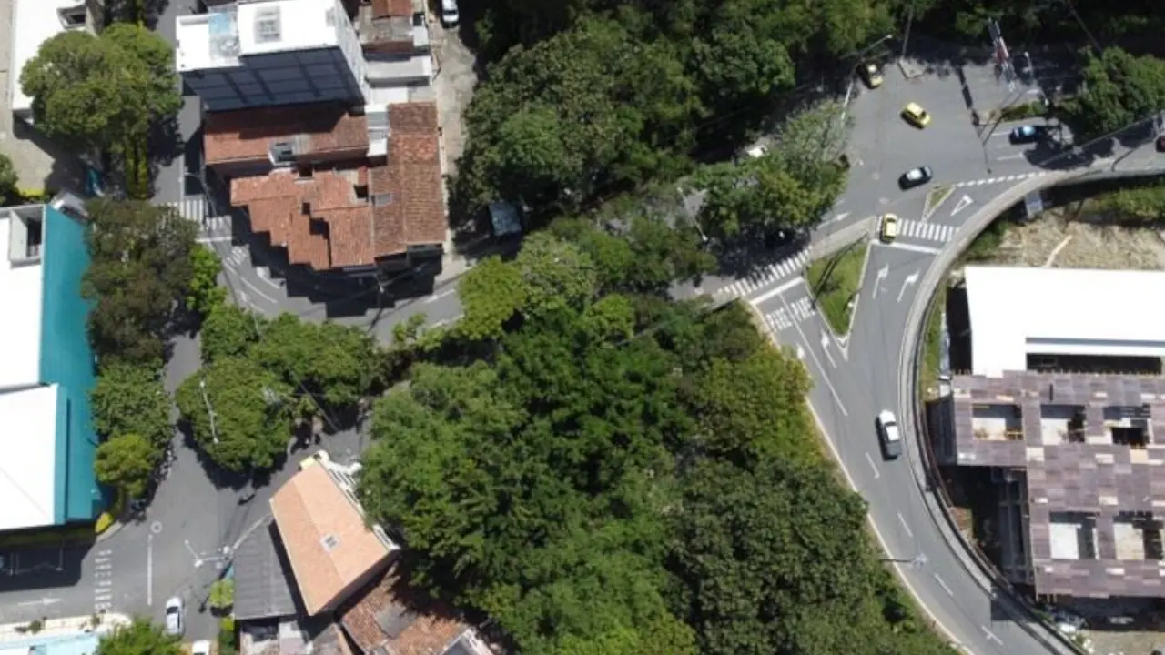 Bello adelanta trabajos en Piamonte para que el tránsito sea más fluido y el paso de la gente sea más cómodo