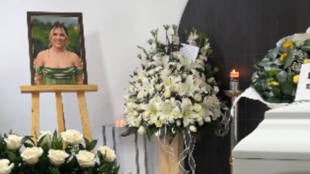 Cantaron la canción de cumpleaños durante el velorio de una joven del Liceo Antioqueño Cantaron la canción de cumpleaños durante el velorio de una joven del Liceo Antioqueño