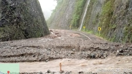 Derrumbe mantiene bloqueada la vía Medellín – Urabá en varios puntos
