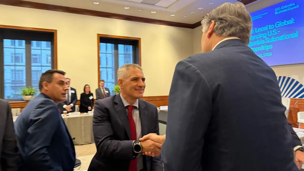 Gobernador de Antioquia se reúne con líderes estadounidenses para proyectos de seguridad