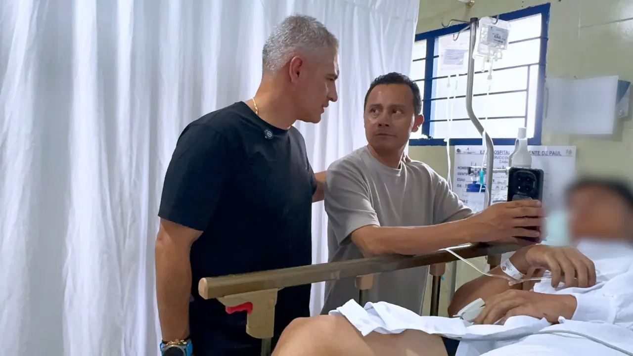 Gobernador visita a los jóvenes heridos tras accidente en el Nordeste de Antioquia Gobernador visita a los jóvenes heridos tras accidente en el Nordeste de Antioquia