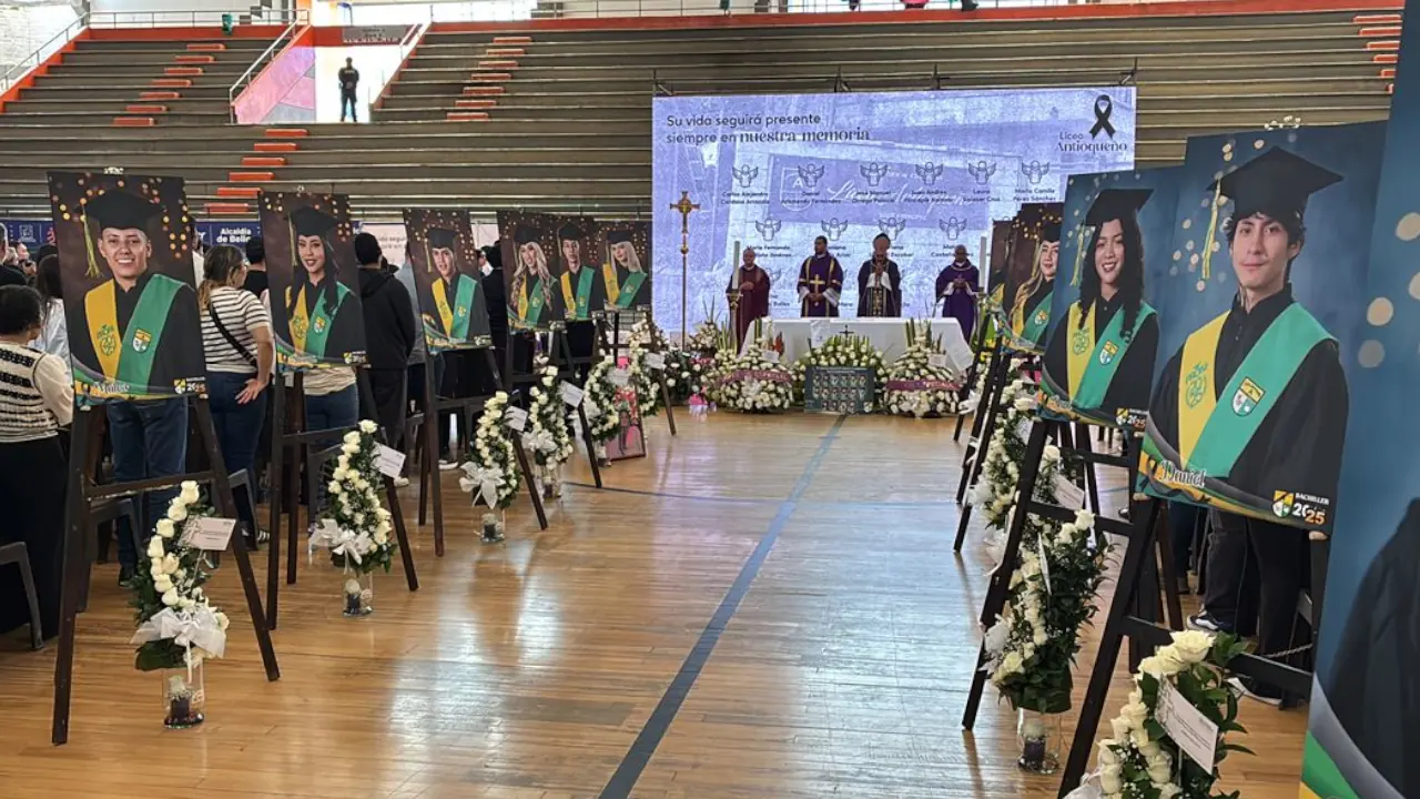 Alcaldía de Bello rindió tributo a los bachilleres del Liceo Antioqueño fallecidos en accidente vial