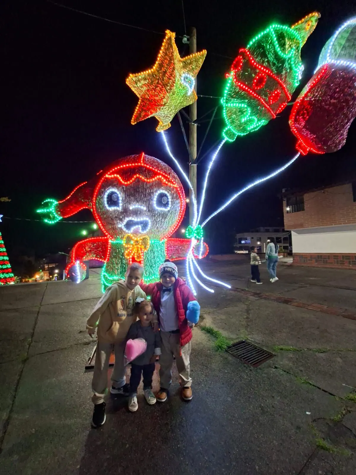 ¡Están preciosos! Así lucen los Alumbrados en El Peñol este diciembre