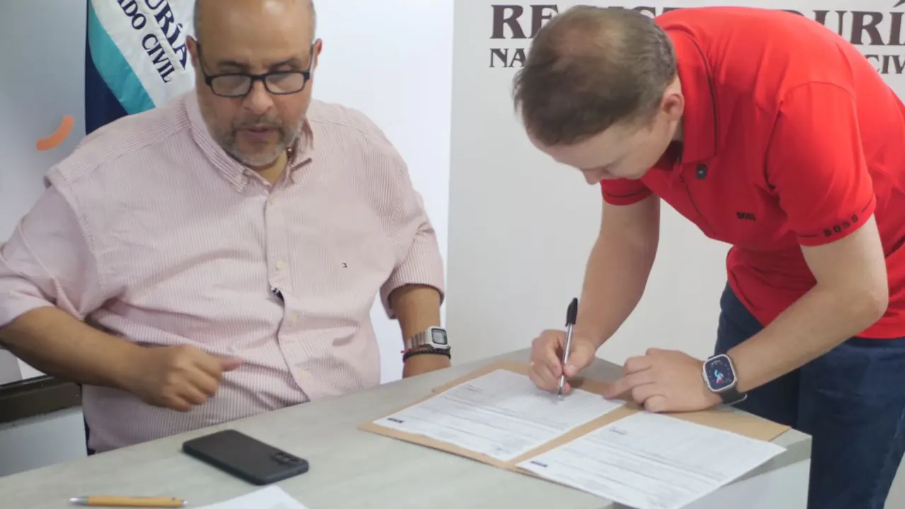 Nelson Carmona, exalcalde de La Ceja, anuncia su candidatura a la Cámara de Representantes por Antioquia 1 Nelson Carmona, exalcalde de La Ceja, anuncia su candidatura a la Cámara de Representantes por Antioquia