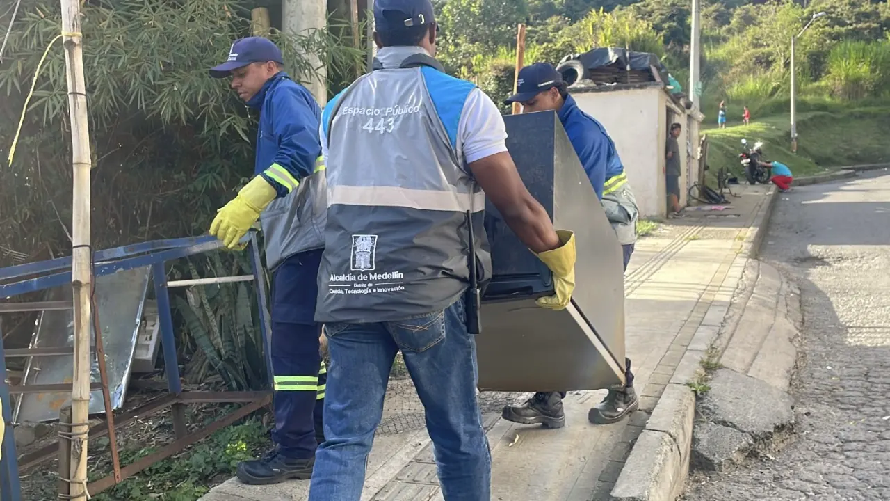 Más de 13 mil cambuches han sido desmontados en Medellín durante 2025