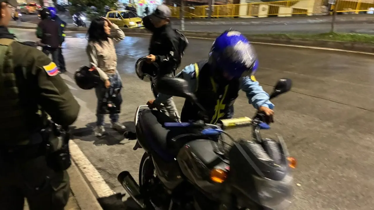 Operativos sorpresa en Manrique y Aranjuez terminan con decenas de vehículos inmovilizados 2 Operativos sorpresa en Manrique y Aranjuez terminan con decenas de vehículos inmovilizados