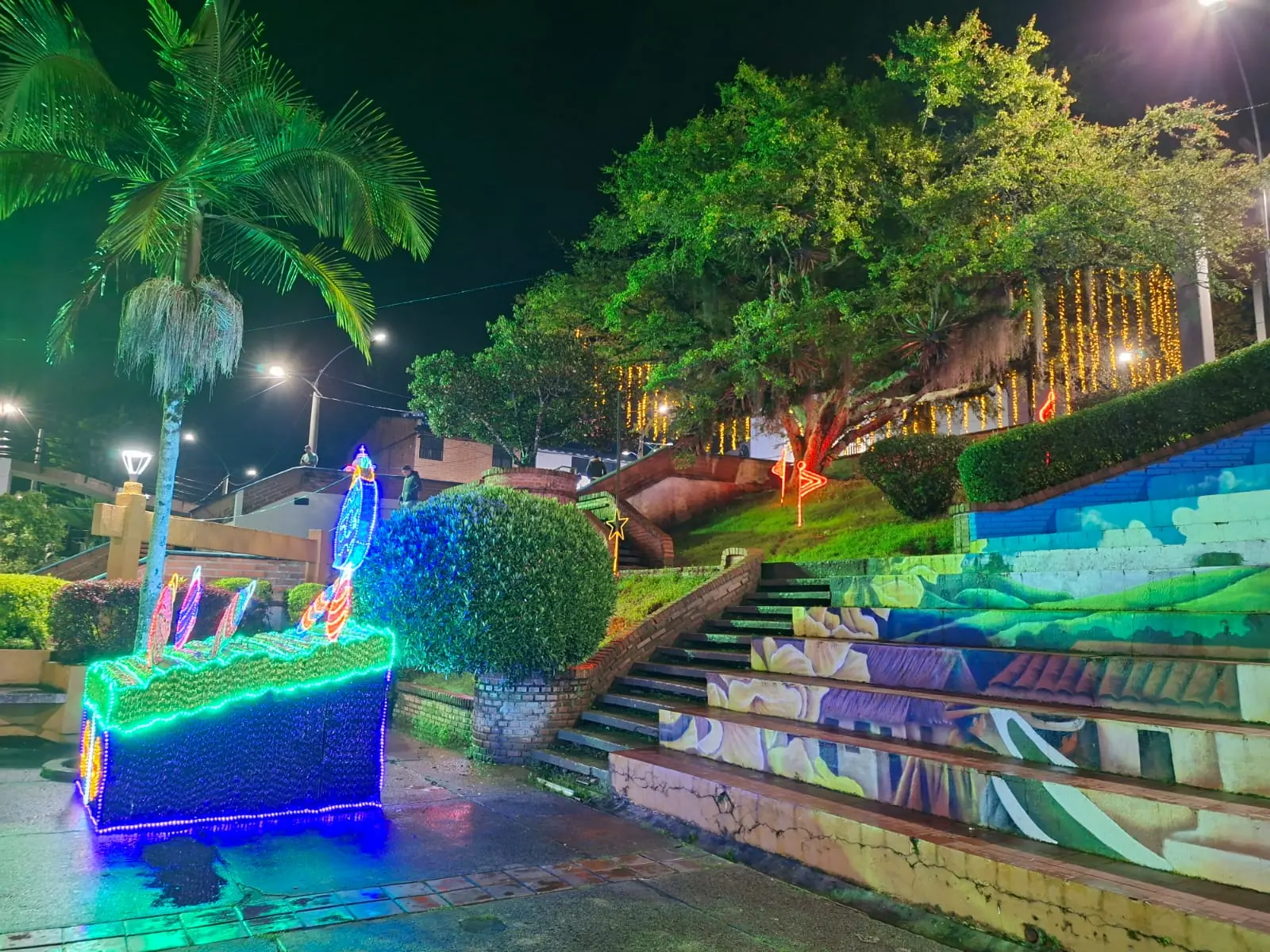 ¡Están preciosos! Así lucen los Alumbrados en El Peñol este diciembre