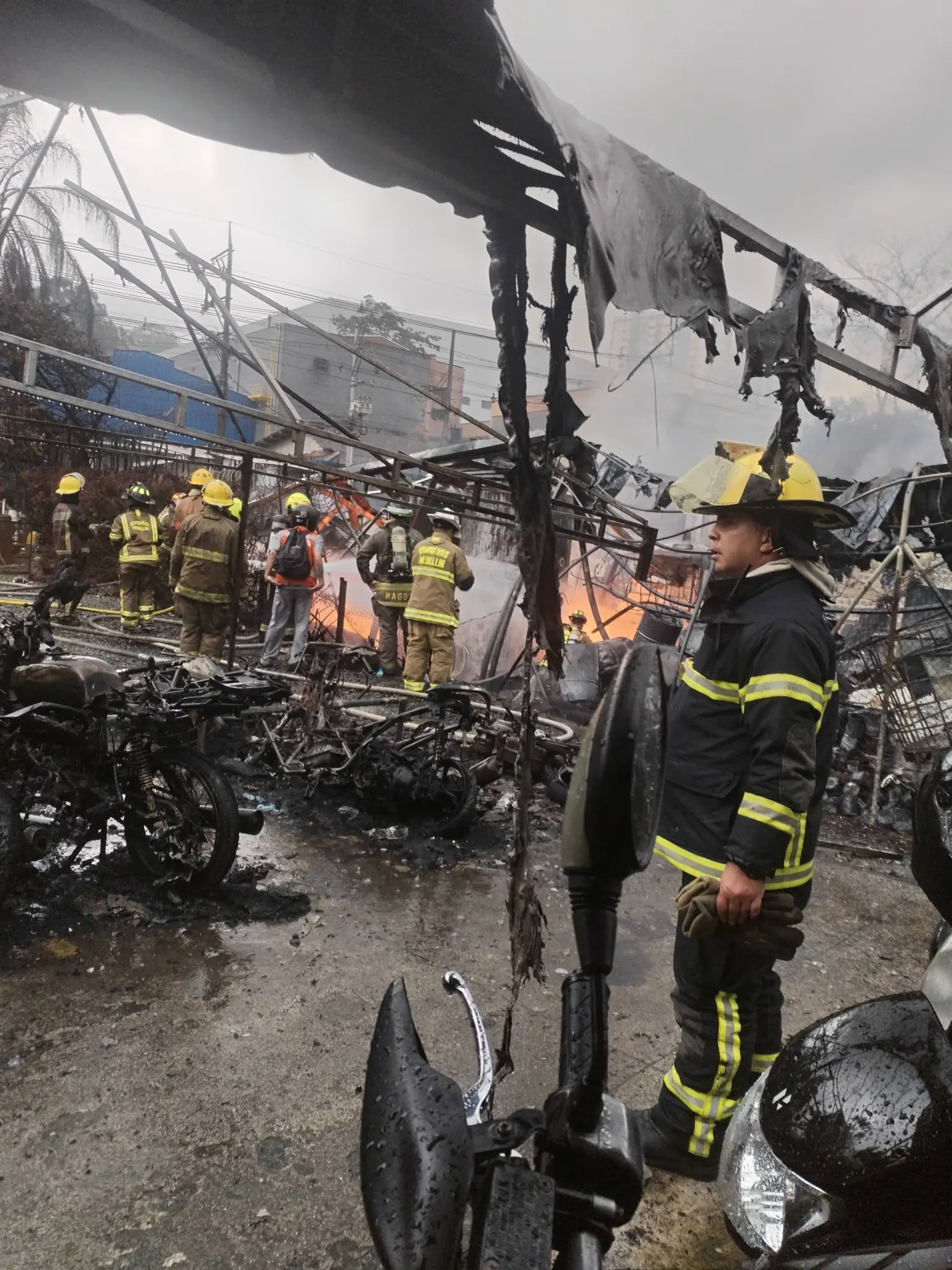 El rastro de destrucción que dejó el incendio en La Estrella