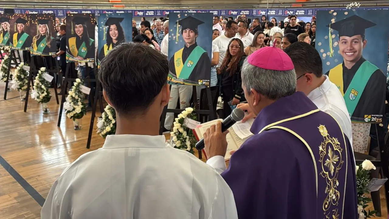 Alcaldía de Bello rindió tributo a los bachilleres del Liceo Antioqueño fallecidos en accidente vial