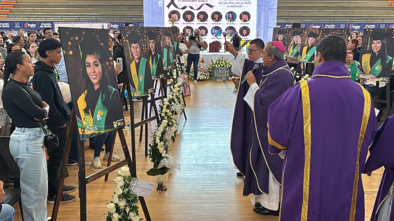 Alcaldía de Bello rindió tributo a los bachilleres del Liceo Antioqueño fallecidos en accidente vial