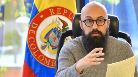 El director de la UNGRD calificó como “vendetta política” las acusaciones del DAPRE y aseguró que no renunciará Carrillo