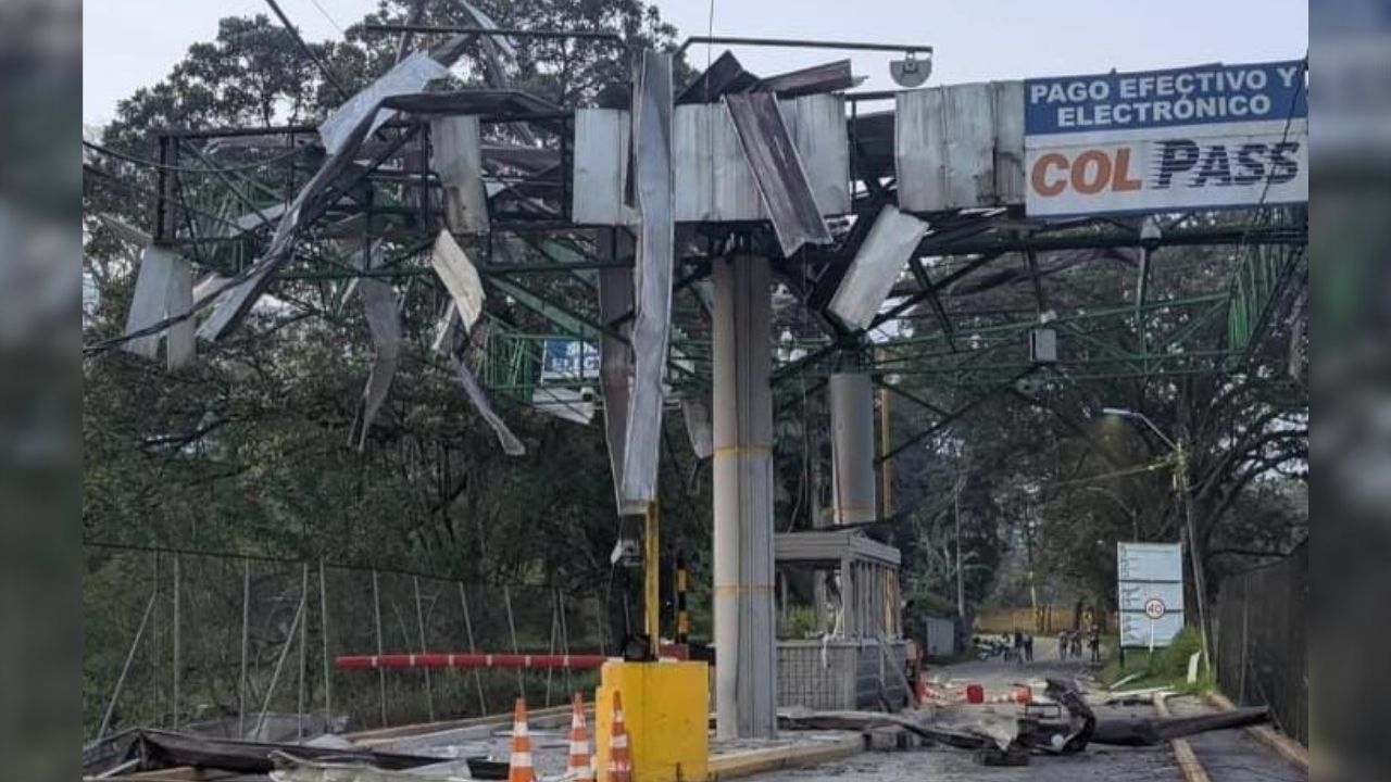 Caza al ELN: ¡Activaron plan antiterrorismo para dar con los que explotaron el peaje en Girardota! Caza al ELN: ¡Activaron plan antiterrorismo para dar con los que explotaron el peaje en Girardota!