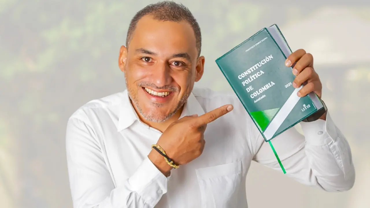 Profesor de derecho demanda a Gustavo Petro por participación política indebida