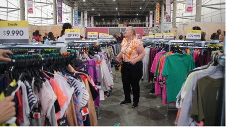 ¿Ya compró el aguinaldo? Más de 300 marcas y descuentos del 70% marcarán el regreso del gran outlet navideño en Medellín ¿Ya compró el aguinaldo? Más de 300 marcas y descuentos del 70% marcarán el regreso del gran outlet navideño en Medellín