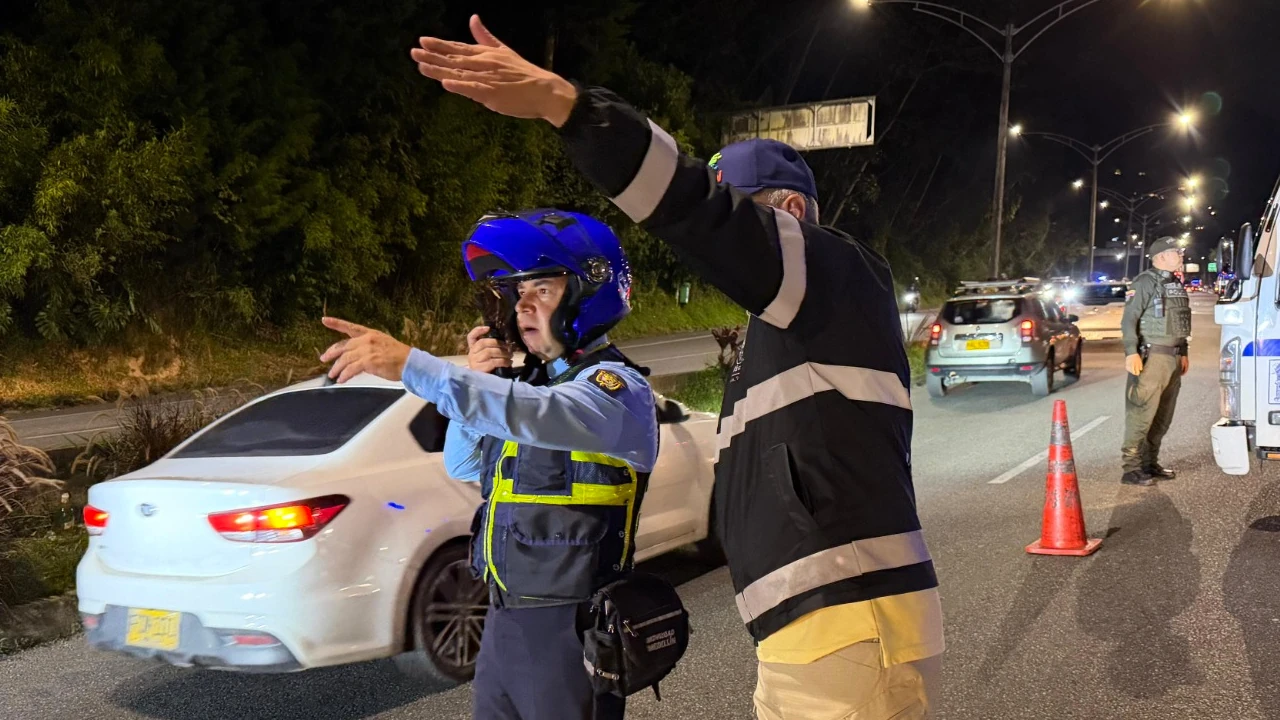 Primer operativo de diciembre en Medellín deja 252 comparendos y 97 vehículos inmovilizados OperativosdeControl