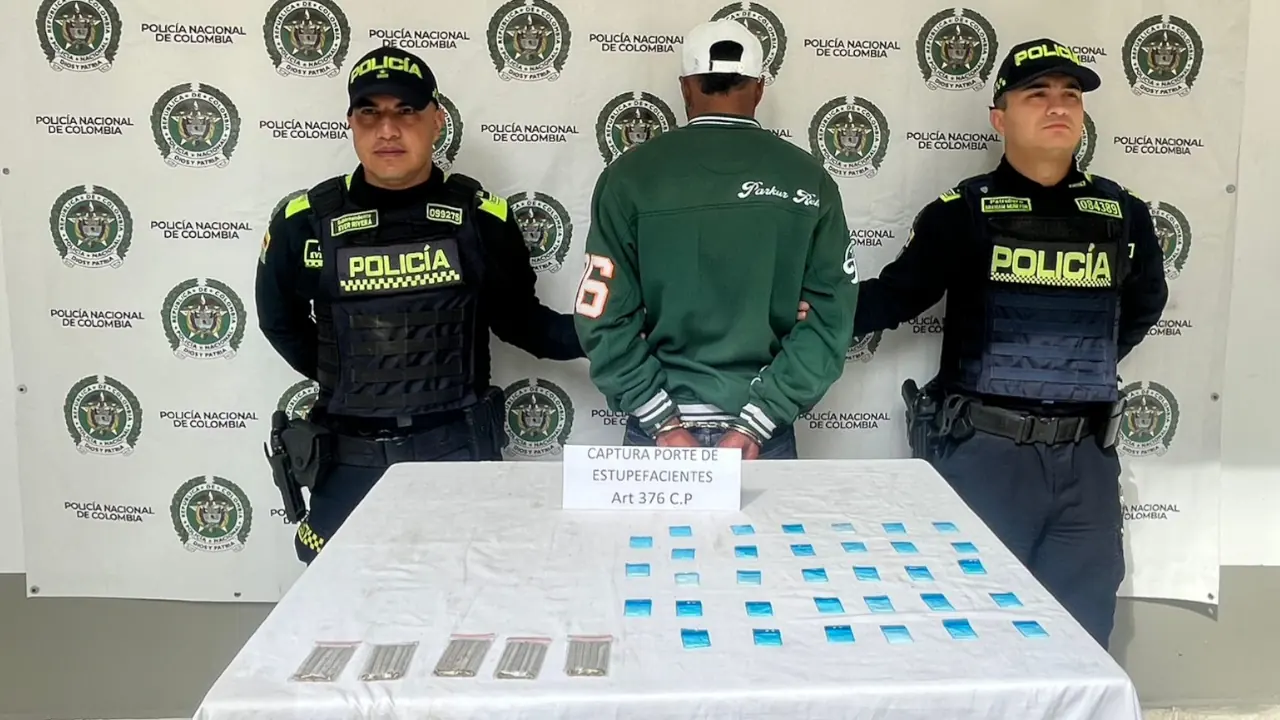 Policía captura a hombre transportando ‘vicio’ en la autopista Medellín–Bogotá Policía captura a hombre transportando ‘vicio’ en la autopista Medellín–Bogotá
