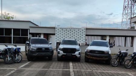 Se les cayó el viaje: La SIJIN pilló 10 vehículos hurtados que iban a ser vendidos en el Bajo Cauca Se les cayó el viaje: La SIJIN pilló 10 vehículos hurtados que iban a ser vendidos en el Bajo Cauca