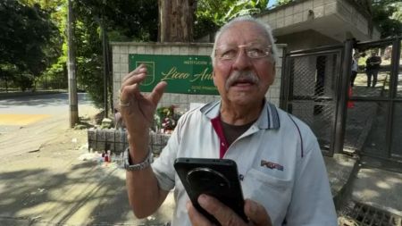 VIDEO:"Me la devolviste": entre lágrimas, abuelo cuenta que su nieta la que creían fallecida tras accidente está viva