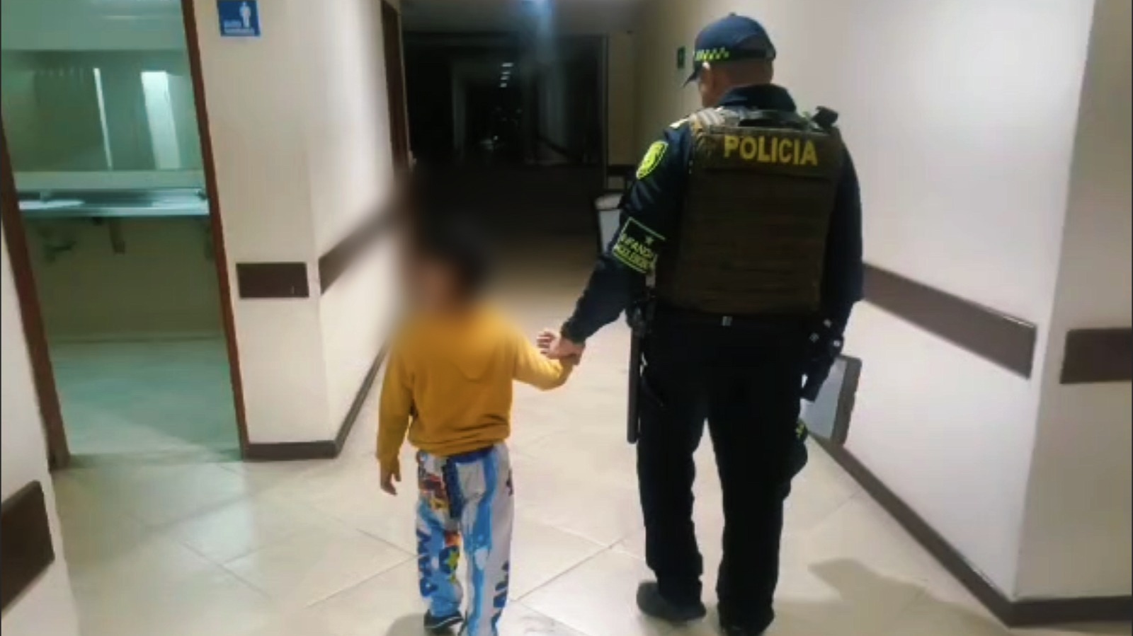¡Lo dejaron solito y pedía auxilio! Niño de 5 años fue rescatado por la Policía en San Javier, ¿los padres qué? 1 WhatsApp Image 2025 12 10 at 06.42.06