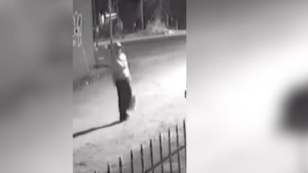 VIDEO: Cámaras de seguridad delatan a mujer que abandonó a su recién nacido en plena calle bebe abandonado