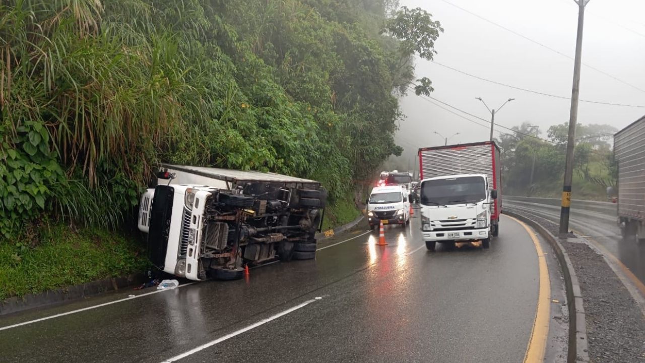 carro volcado medellin bogota