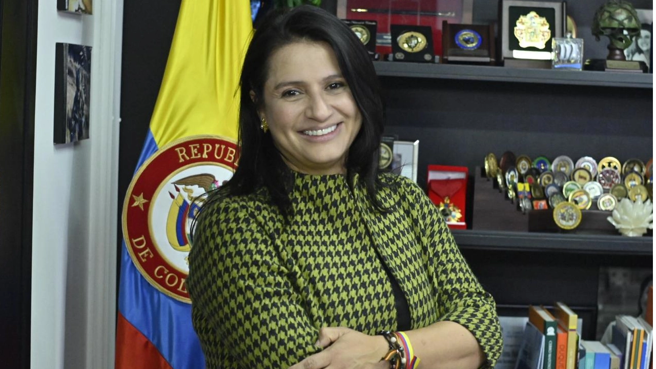 ¡Las tres mosqueteras! Cabal, Valencia y Holguín: Las cartas del uribismo que buscan un público en redes sociales 2 ¡Las tres mosqueteras! Cabal, Valencia y Holguín: Las cartas del uribismo que buscan un público en redes sociales