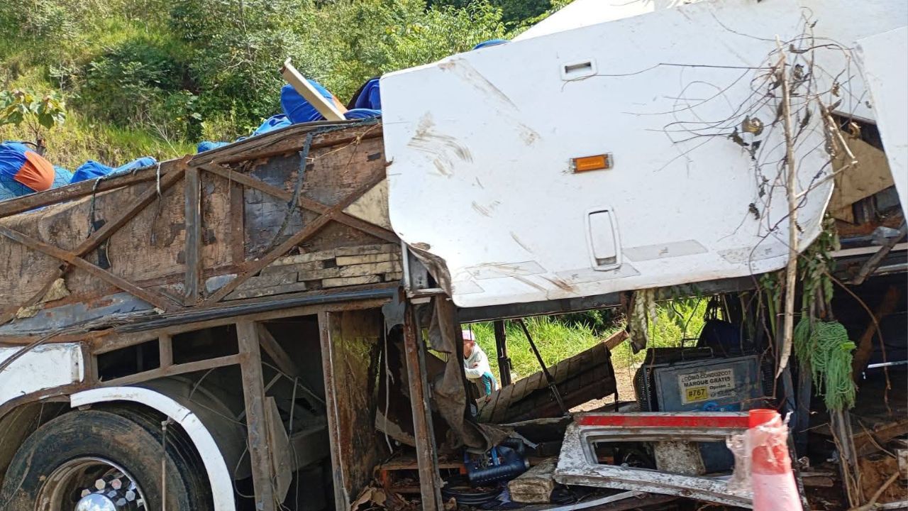 ¿Certificado falso? Suspendido el centro de diagnóstico que avaló el bus del Liceo Antioqueño incendio niquia 2 1