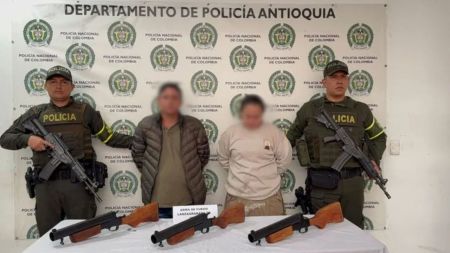 Iban con un niño y armas pesadas: En una vía de Antioquia les encontraron tres lanzagranadas