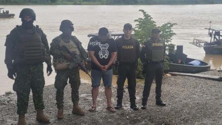 mujer intentó ocultar que su esposo habría abusado de sus dos hijos