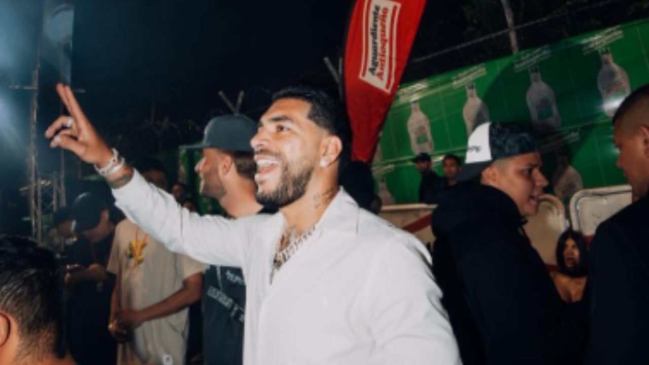 Ryan Castro amaneció enguayabado pero feliz tras el fiestón que armó en su barrio ryan castro