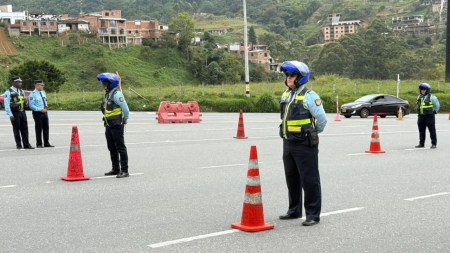 Alcaldía de Medellín refuerza controles en vías por el plan retorno del puente festivo de Reyes