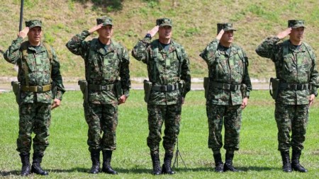 Decreto 0384: El Gobierno ajusta salarios de la Fuerza Pública en medio de cuestionamientos por la seguridad El Ejército Nacional oficializa el cambio de mando en la Séptima División durante acto realizado en Medellín