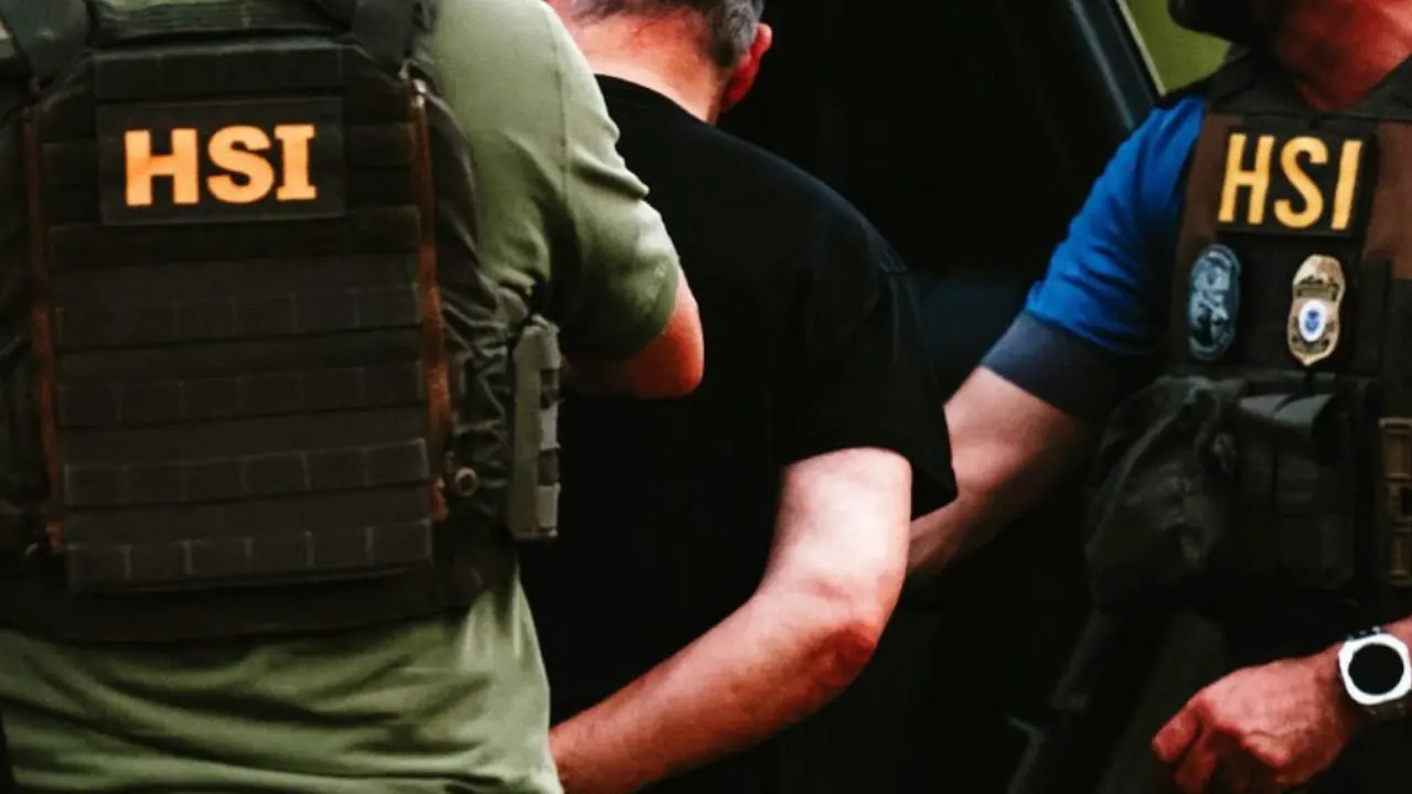 Estadounidense fue condenado a cadena perpetua por delitos contra menores en Medellín y otras ciudades de Colombia Estadounidense fue condenado a cadena perpetua por delitos contra menores en Medellín y otras ciudades de Colombia