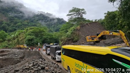 Habilitan paso controlado a un carril en la vía Medellín–Urabá este 10 de enero