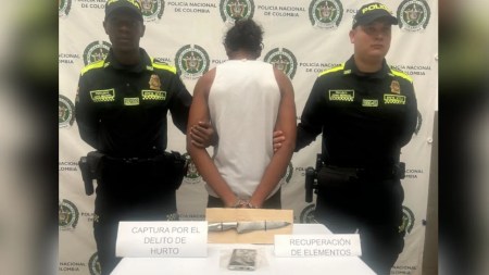 Policía de Urabá capturó a hombre que habría amenazado con un cuchillo a una ciudadana Policía de Urabá capturó a hombre que habría amenazado con un cuchillo a una ciudadana