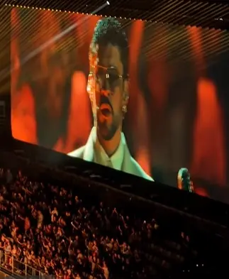 Bad Bunny llenó de emoción a sus fans en Medellín con estreno de canción exclusiva y hasta tributo a Diomedes Díaz