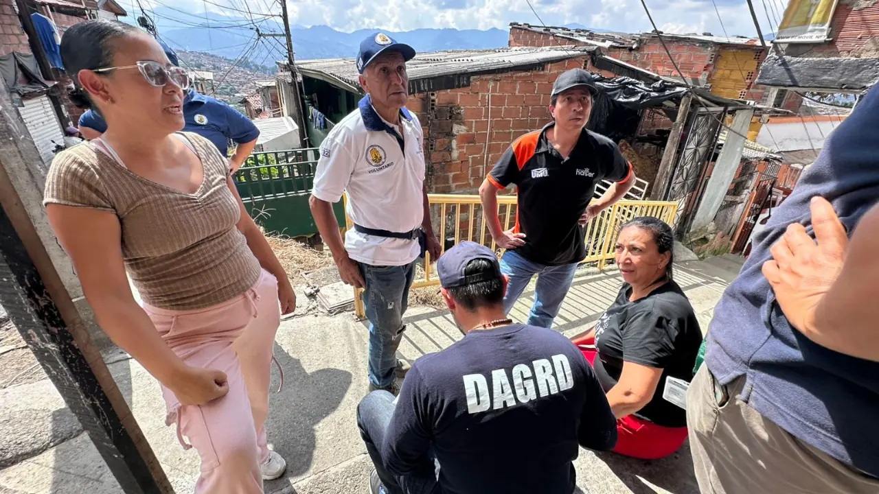 DAGRD evacuó a tiempo seis viviendas en Medellín, una de ellas colapsó horas después