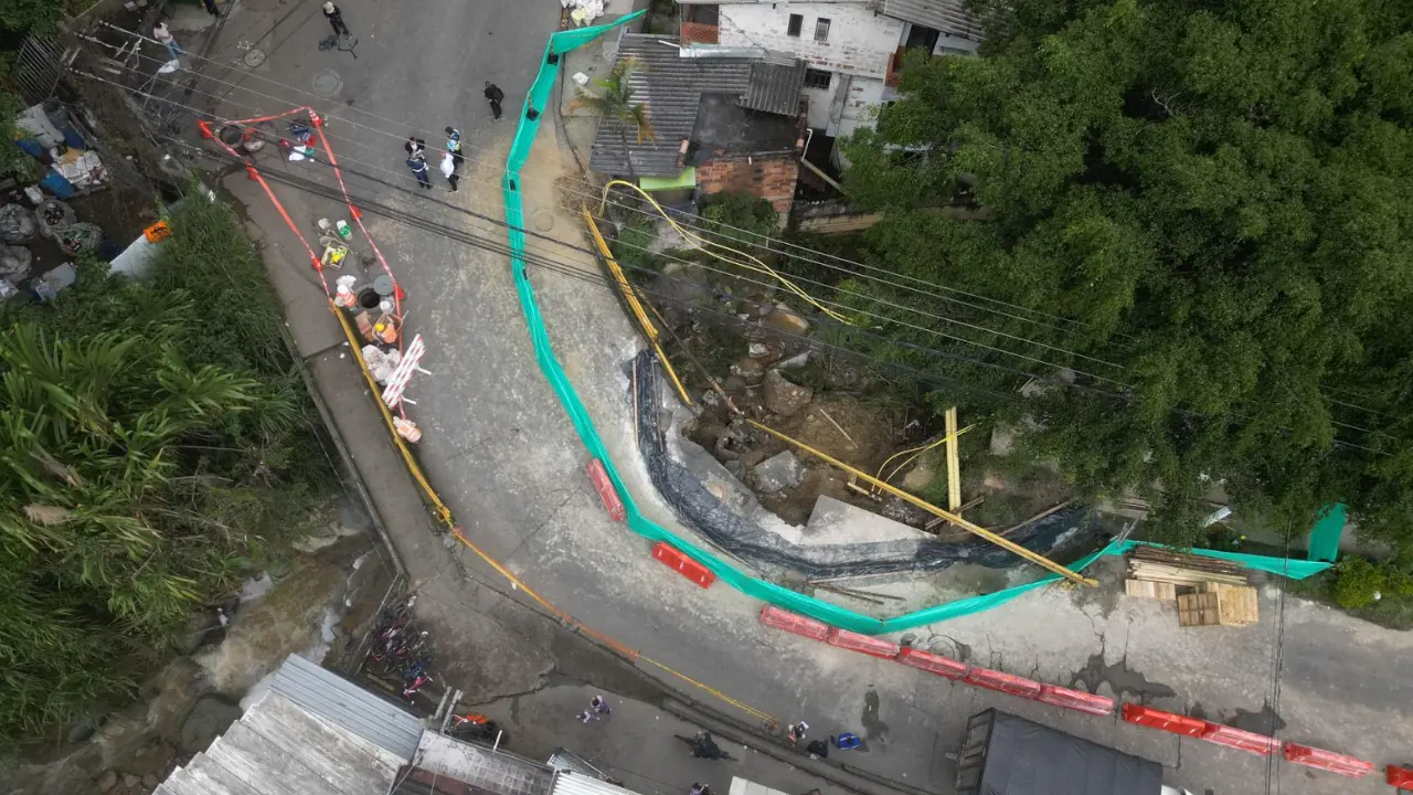 Habilitan paso controlado para motos y peatones por contingencia en el puente La Limona