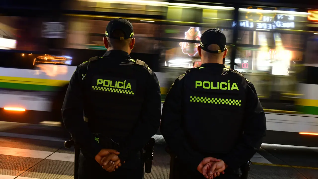 Policía