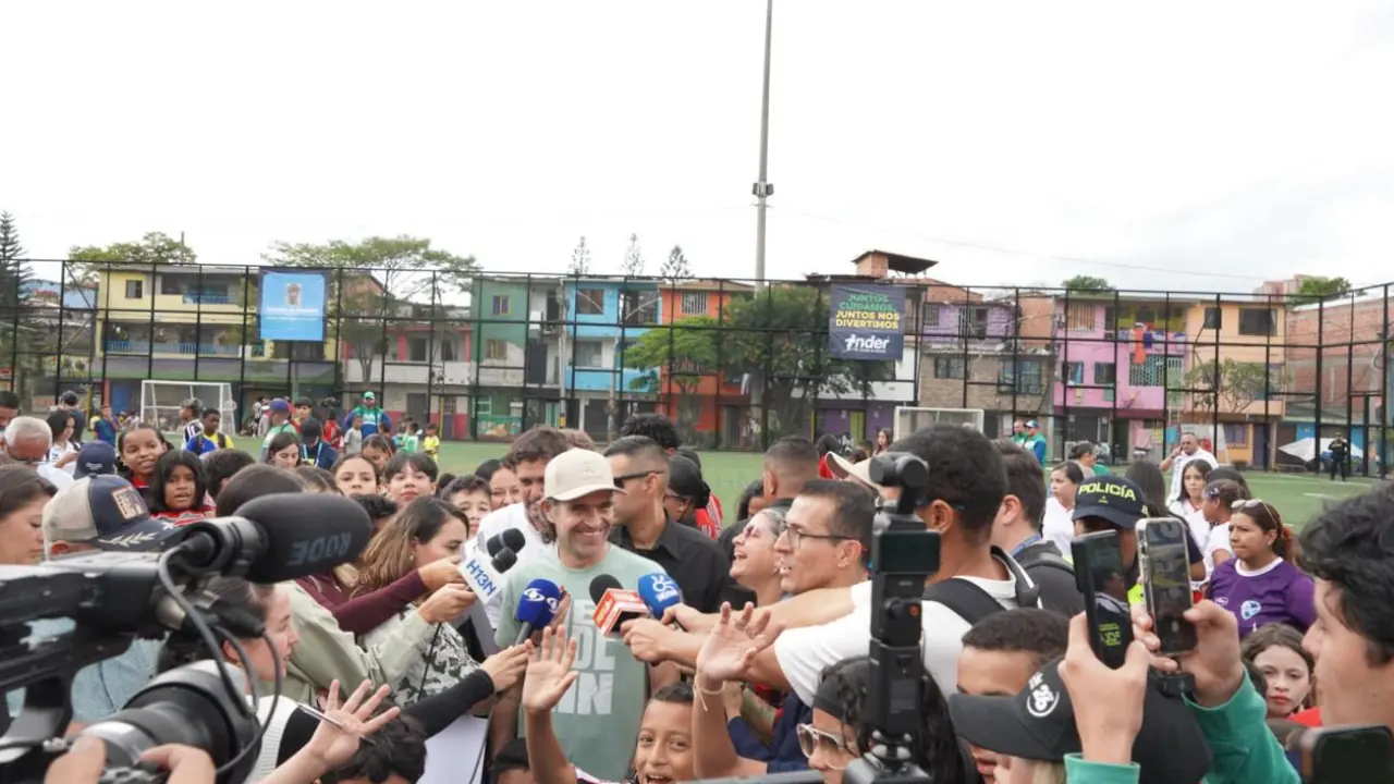 Federico Gutiérrez confirma entrada gratuita para 3.000 niños al partido con Messi en Medellín