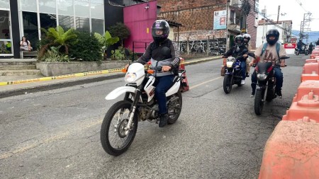 Habilitan paso controlado para motos y peatones por contingencia en el puente La Limona
