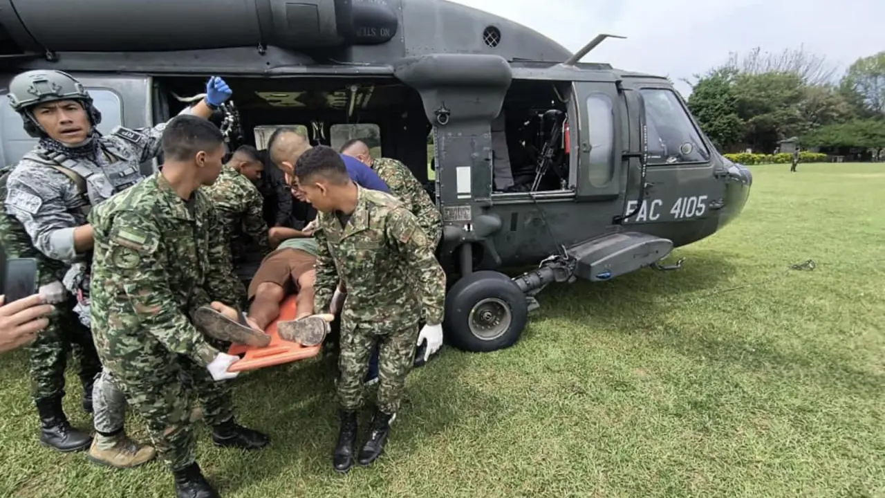 Helicóptero "Ángel" evacuó a tres soldados heridos en campo minado en zona rural de Anorí, Antioquia 2 Helicóptero "Ángel" evacuó a tres soldados heridos en campo minado en zona rural de Anorí, Antioquia