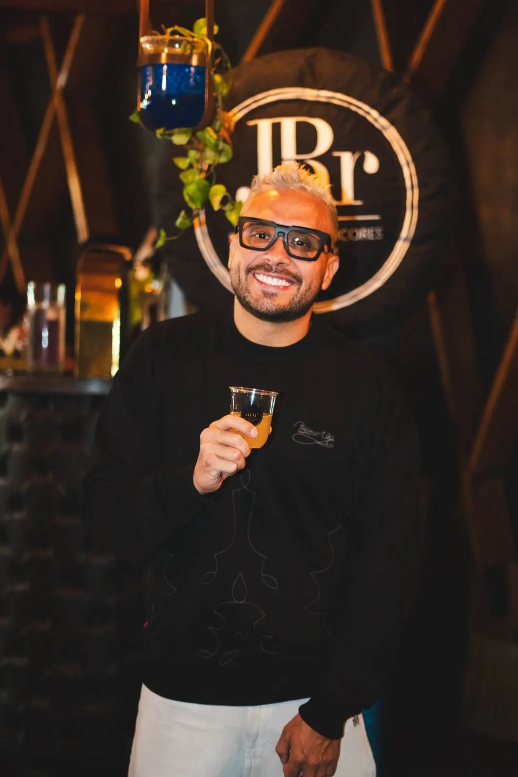 ¿Quién es el estratega detrás de las campañas más comentadas de Westcol, Lina Tejeiro y Andrea Valdiri? 2 ¿Quién es el estratega detrás de las campañas más comentadas de Westcol, Lina Tejeiro y Andrea Valdiri?