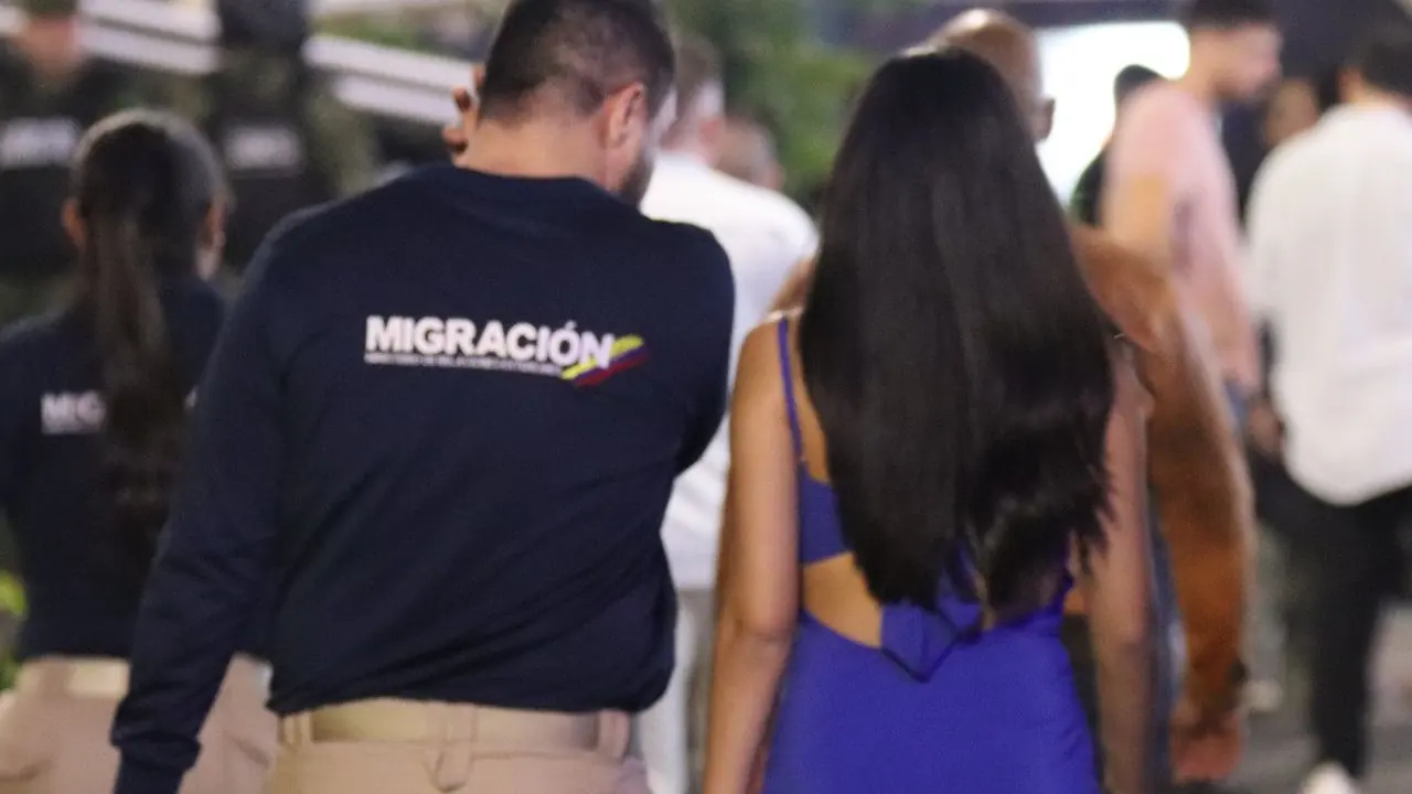 Operativo sorpresa en Parque Lleras deja sanciones a establecimientos y armas incautadas